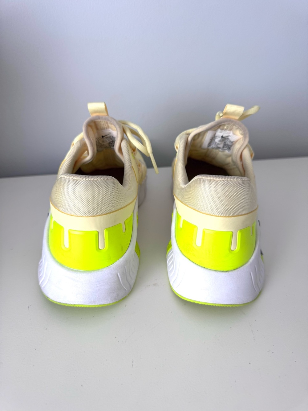 Nike Free Free Metcon 5 sneakers in the "Citron Tint/Volt" Women’s size 9 - Picture 3 of 8